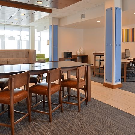 Holiday Inn Express & Suites Farmington Hills - Detroit By Ihg Exteriér fotografie